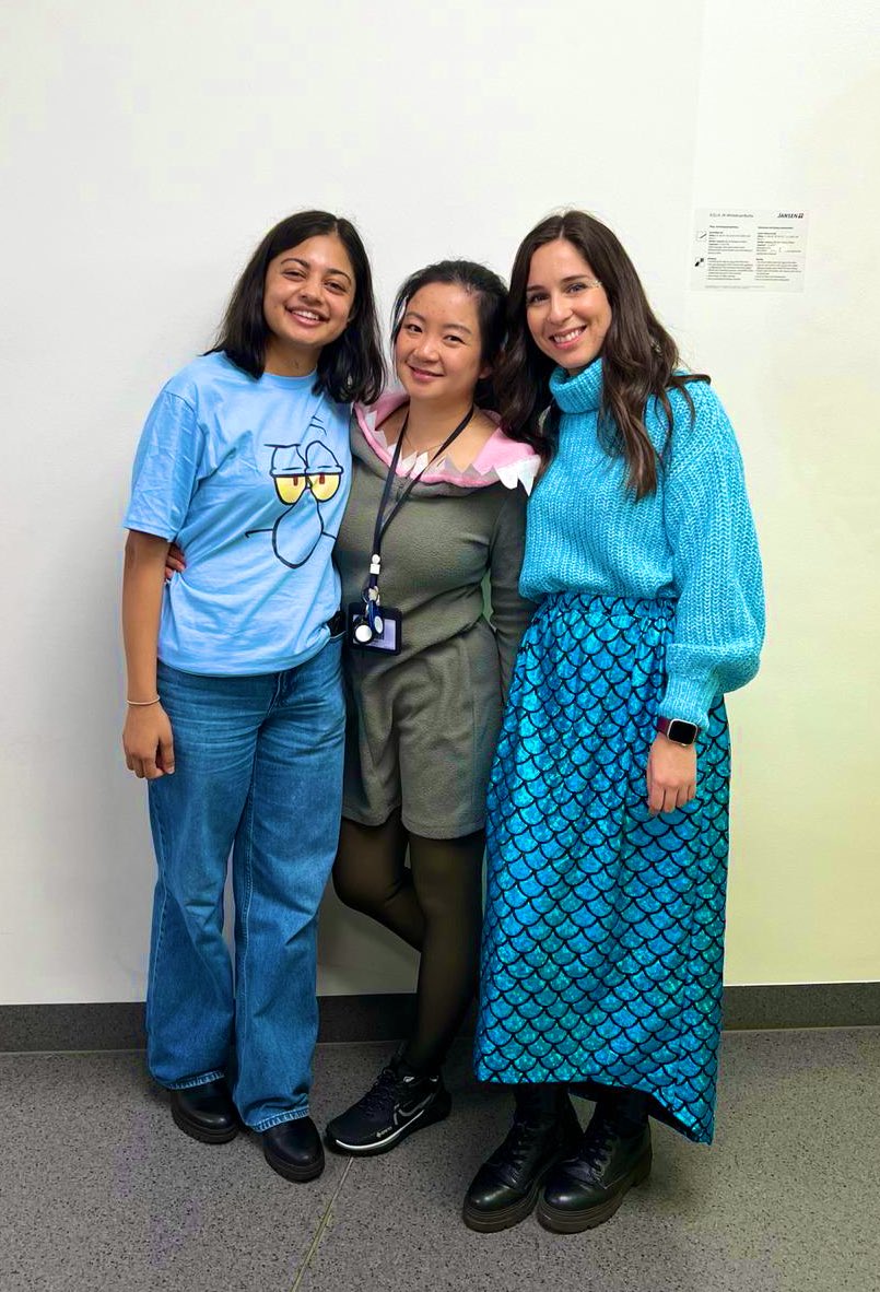 surace_laura's tweet image. Very lucky to have these great scientists and colleagues in our group. Happy International Day for Women and Girls in science! @Dhruvishahh @martina_meschis @susanna_s_ng and Lina