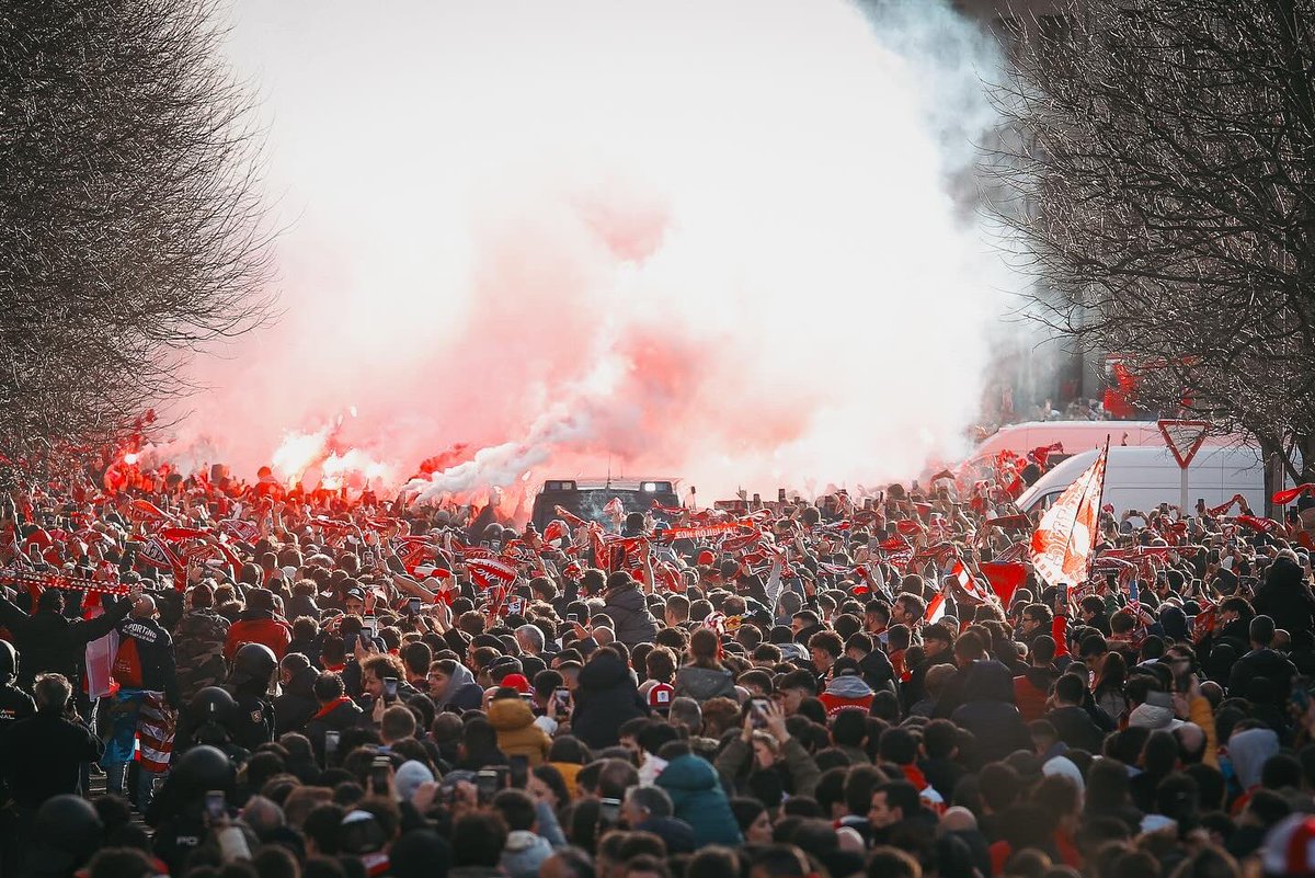 GuilleGL73's tweet photo. Derby Days 🔴⚪️ https://t.co/tOqhtNxklv