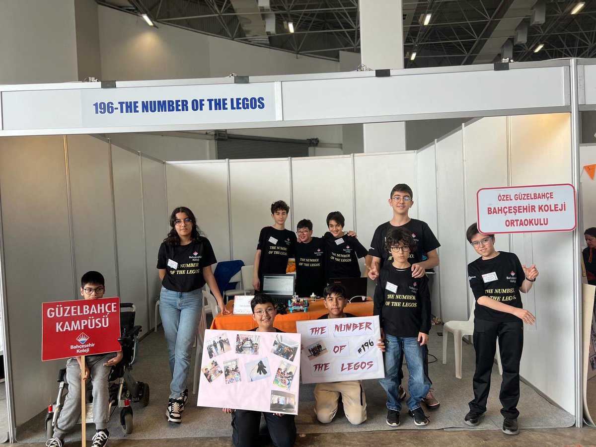 BK_Guzelbahce's tweet photo. Ortaokul robotik takımımız The Number of The Legos, FLL Challenge 2.Ortaokul Yerel  Turnuvası’nda “Yenilikçi Proje Birincilik” ödülünü kazanmıştır. Öğrencilerimizi tebrik ediyoruz. ❤️💙🏆
#bilimkahramanları
#masterpiece
#umutbilimde https://t.co/9JWhtjQmtl