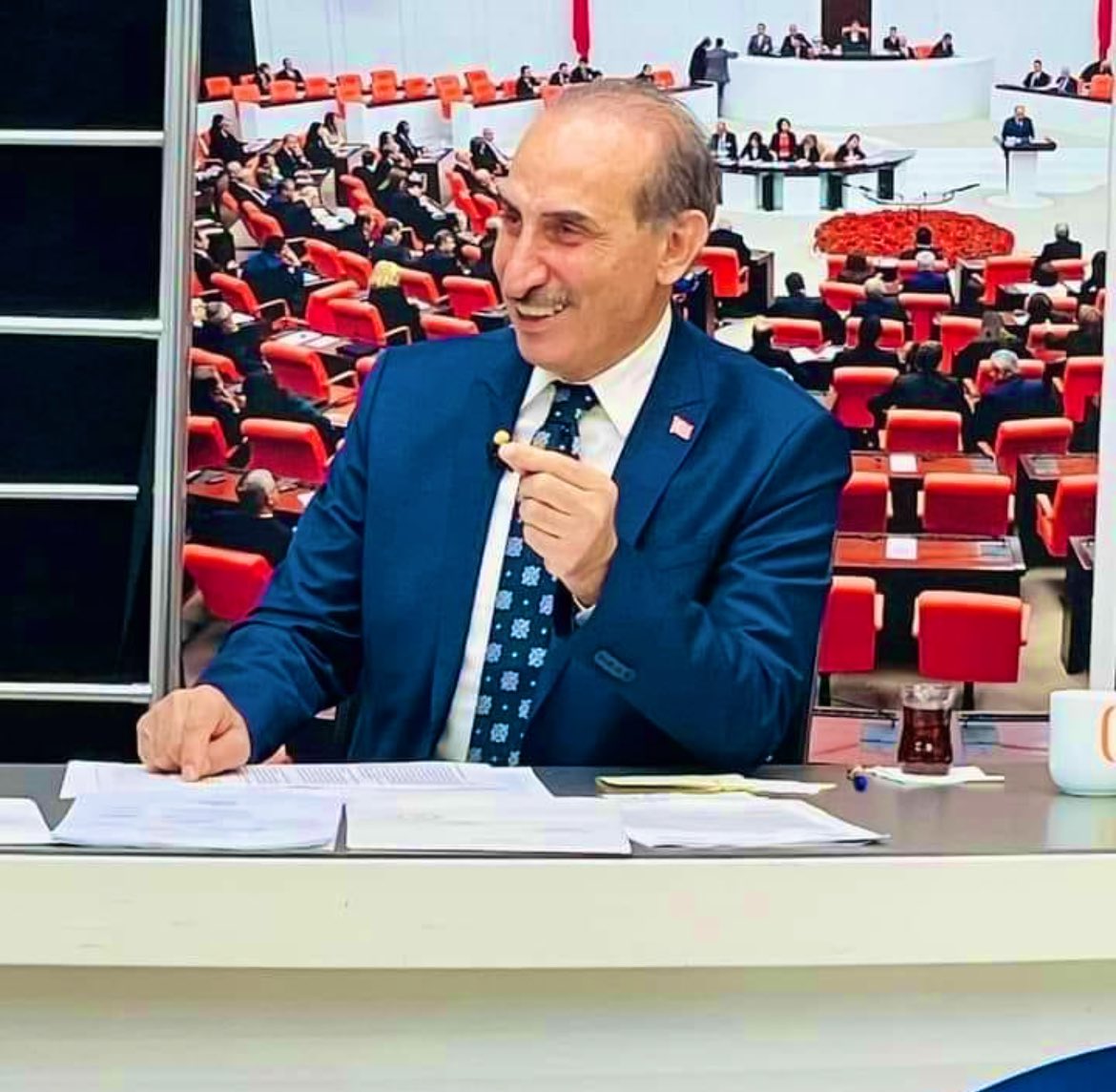 MehmetAraboglu's tweet photo. Hüseyin avni,olmaya kararlıysanız,bizde Çerkez Hasan oluruz,feda edecek padişahımız yok ama kellesi alınan çok sadrazam gördük!!!REİSİ YEDİRTMEYİZ… @srpyldzzz @Deniz56645177 @osmansahyildiz @yalcinkayamehmt  @akcakalebld https://t.co/uLLugsxTzN