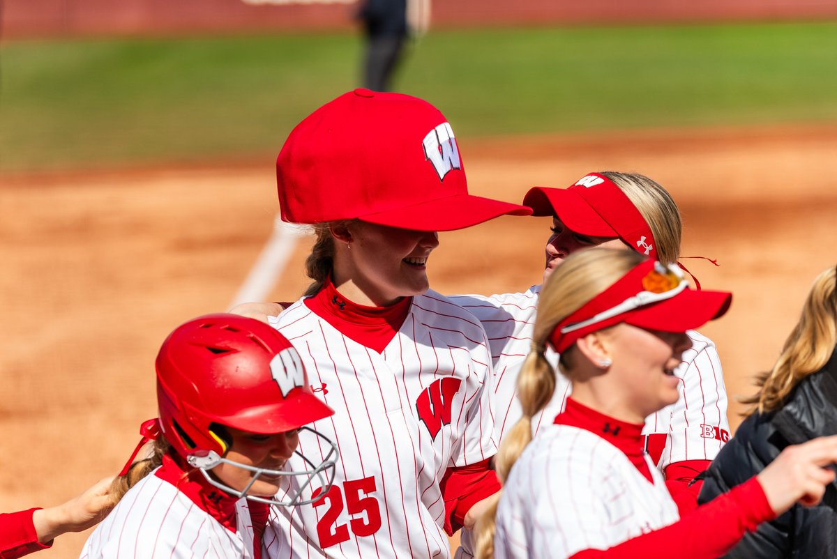 🔽2nd | New day, same ole' Emmy

After homering yesterday, <a href="/emmy_wells1/">Emmy Wells</a> gives the Badgers the early lead!

ST 0 | WIS 2