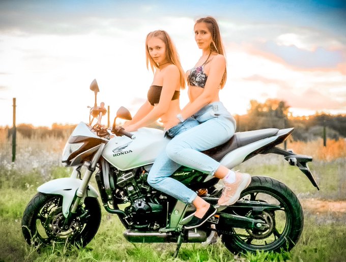 wanna ride with us? 😝 https://t.co/RHIOKsqYug<a href="/tag/coloryourday"class="tags"><span>#coloryourday</span></a><a href="/tag/smilethroughtherain"class="tags"><span>#smilethroughtherain</span></a>