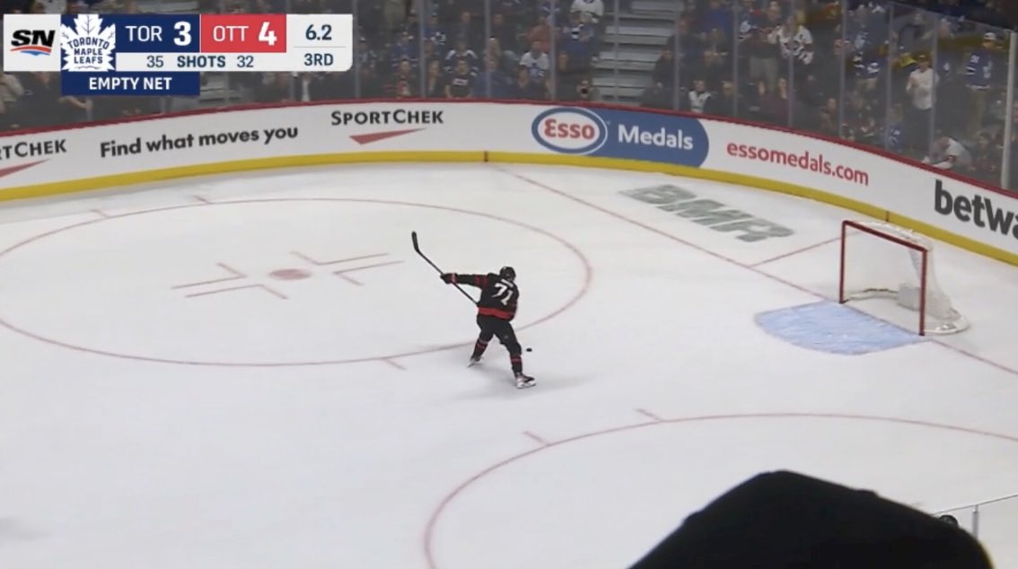 TheNasher61's tweet photo. “hockey players need to show more personality”

yesterday: https://t.co/Aok4pIjhKk