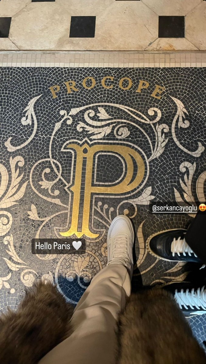 BrasilSerkan's tweet photo. 📸| @/ozgecangurelofficial via instagram story.

“Olá Paris 🤍”

#ÖzgeGürel | #SerkanÇayoğlu | #ÖzSer https://t.co/QTVoWqCpeb