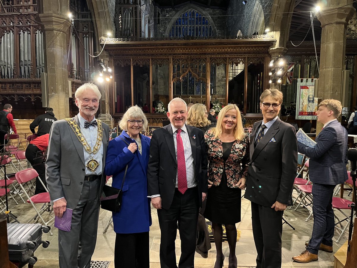 virginialloydDL's tweet photo. An honour to represent ⁦@LordLtWY⁩ at Halifax Youth Brass Band festival. Some talented 150 young people took part in this festival which showcased our amazing musicians. Huge thanks to Sam Harrison from ⁦@ellandband⁩ and ⁦@HalifaxMinster⁩ for organising it all. https://t.co/0evWhanjNQ