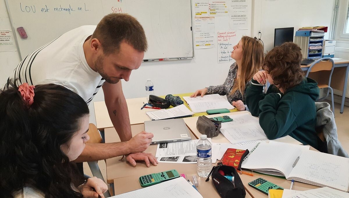 franceinter's tweet photo. À Amiens : un micro-collège pour "réapprendre à être élève"

Reportage @ccbidault #EspritDinitiative 
➡️ https://t.co/0iWpR8jVgG https://t.co/fbqGnC4ZFU