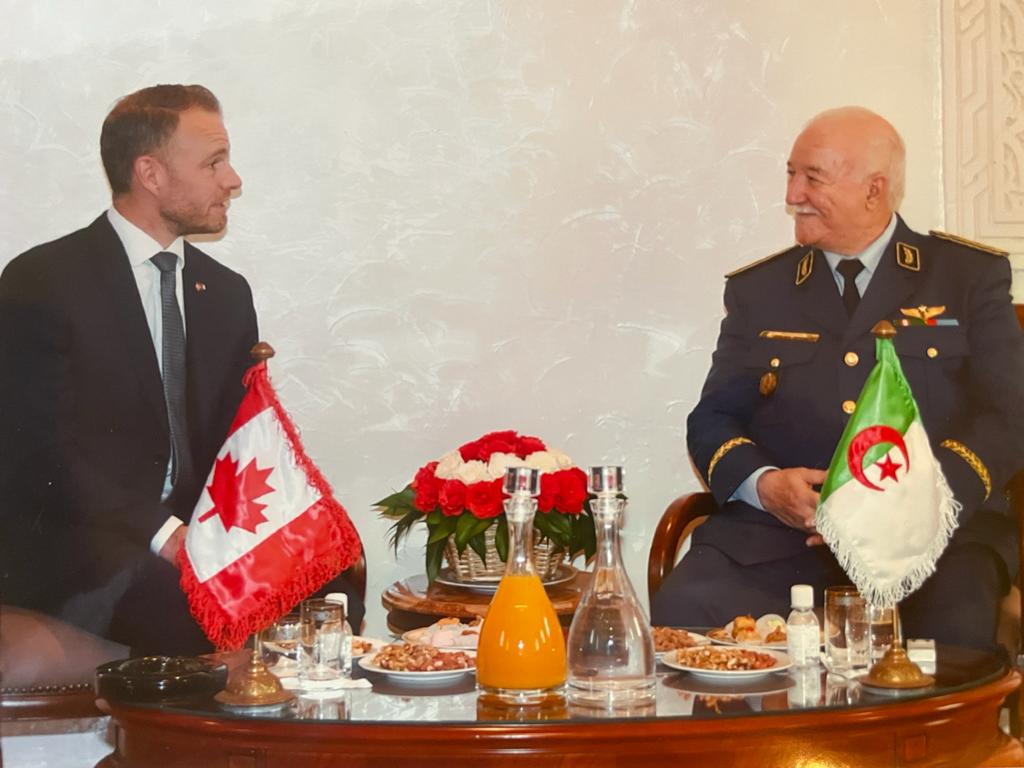 CanadaCallan's tweet photo. Passer du temps avec le général Benbicha est toujours enrichissant. Les possibilités d'approfondir la coopération en matière de sécurité sont vastes.
Spending time with General Benbicha is always enriching. The scope for deeper security  cooperation is vast. https://t.co/mzgjq7B9yI
