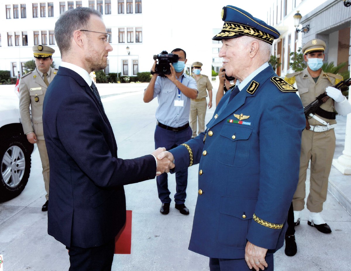 CanadaCallan's tweet photo. Passer du temps avec le général Benbicha est toujours enrichissant. Les possibilités d'approfondir la coopération en matière de sécurité sont vastes.
Spending time with General Benbicha is always enriching. The scope for deeper security  cooperation is vast. https://t.co/mzgjq7B9yI