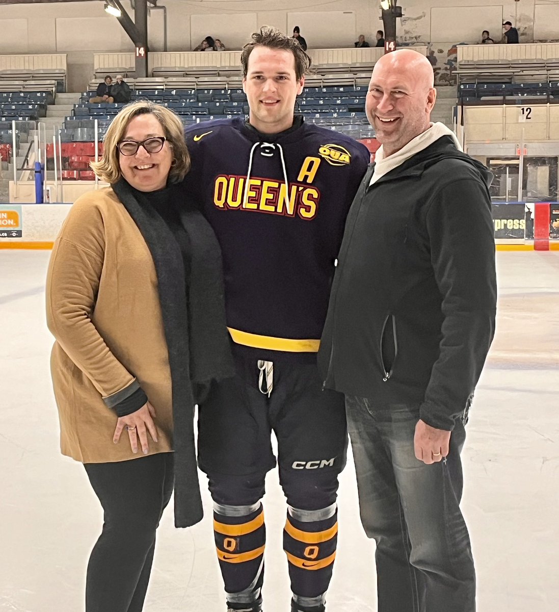 LaurPatts's tweet photo. About last night…nice win for the last regular season OUA game for our @j_paquette6.  We met Les Paquettes in the minors, became family in The OHL and now find ourselves in Jack’s last year with @queensmhockey and the amazing coaching skills of @gibby7272 #hockeyfamilies https://t.co/zZcSaujlhe