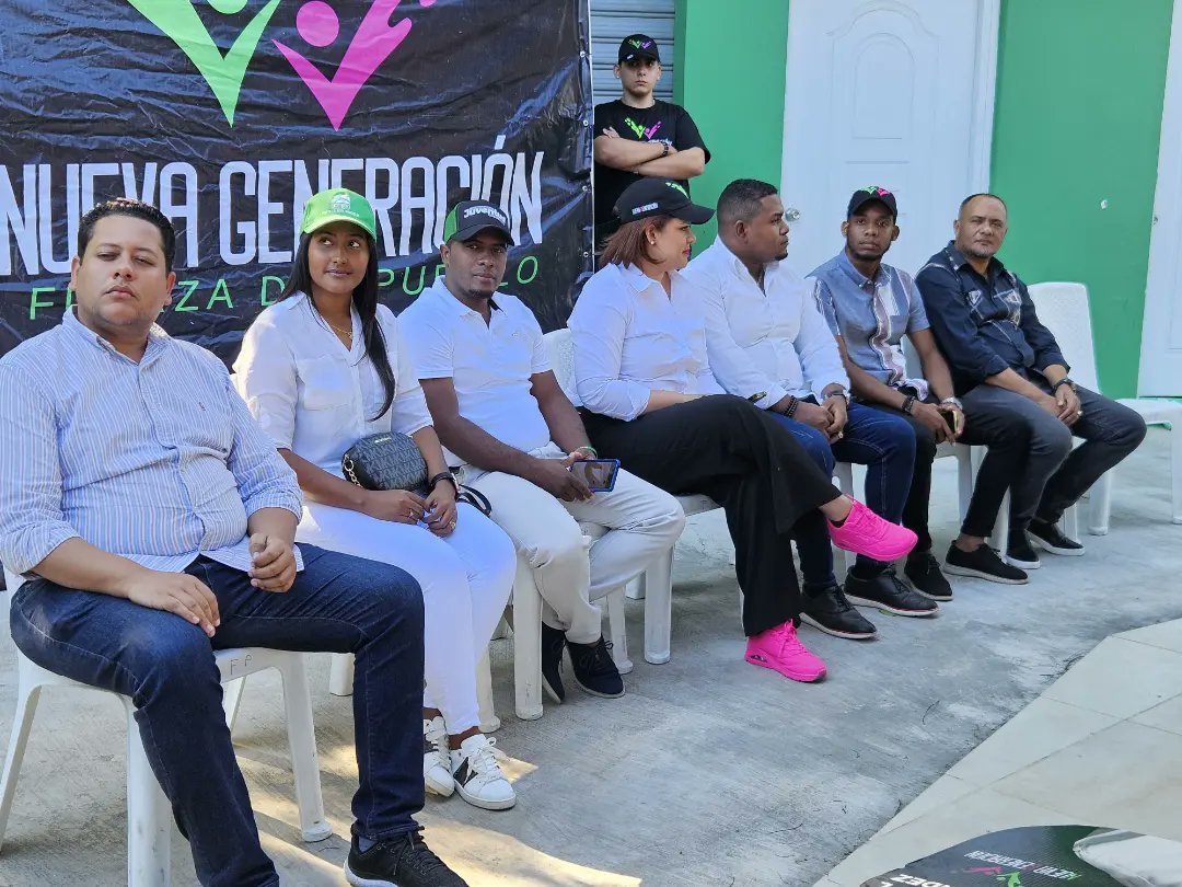 josesandovals1's tweet photo. Somos la generación que acompañará al Dr. @leonelfernandez en su próxima gestión de gobierno 2024. 

#NuevaGeneracionFP 💚🩷
#FuerzaDelPueblo https://t.co/6q1gogjIdy
