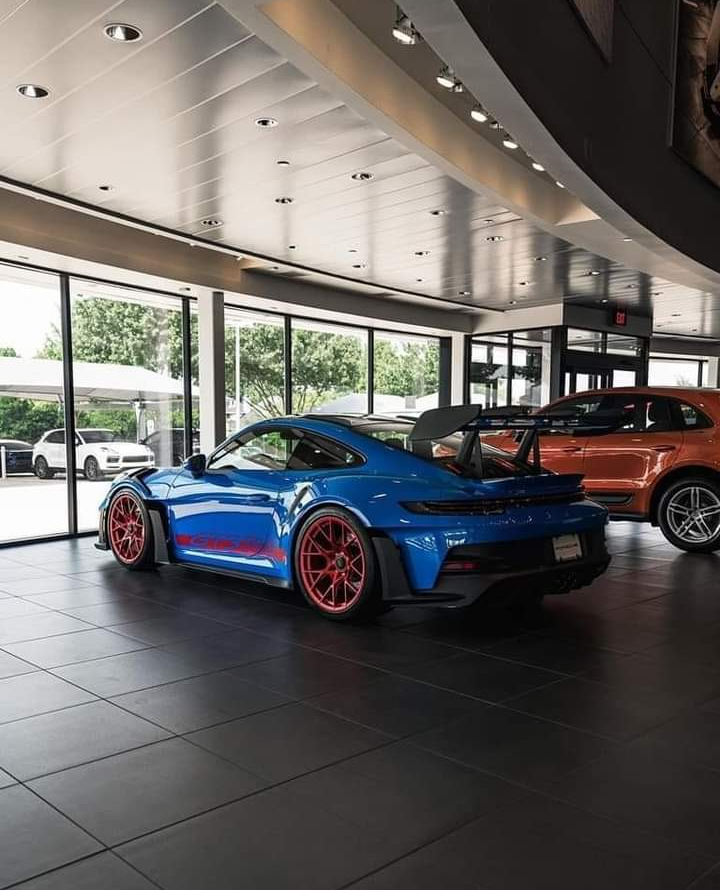Oscarol95842891's tweet photo. #Porsche 💙🙌 https://t.co/FC3t7Voauy
