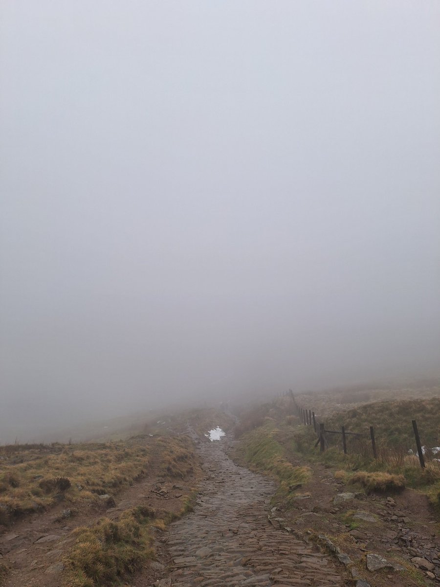 ciaramc1986's tweet image. Brews and (limited) views this morning. #brewsandviews #SundayMorning #peakdistrict #jacobsladder #edale