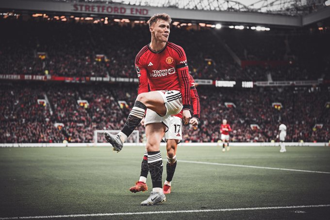 manutdpaglu's tweet photo. NEXT BIG THING IN FOOTBALL...!
CAME WITH HIGH PRESSURE AFTER GETTING COMPARED WITH HAALAND AND NOW WORLD'S AT HIS FEET.
#MUFC #AVLMUN https://t.co/Z9lLE9ZoZW