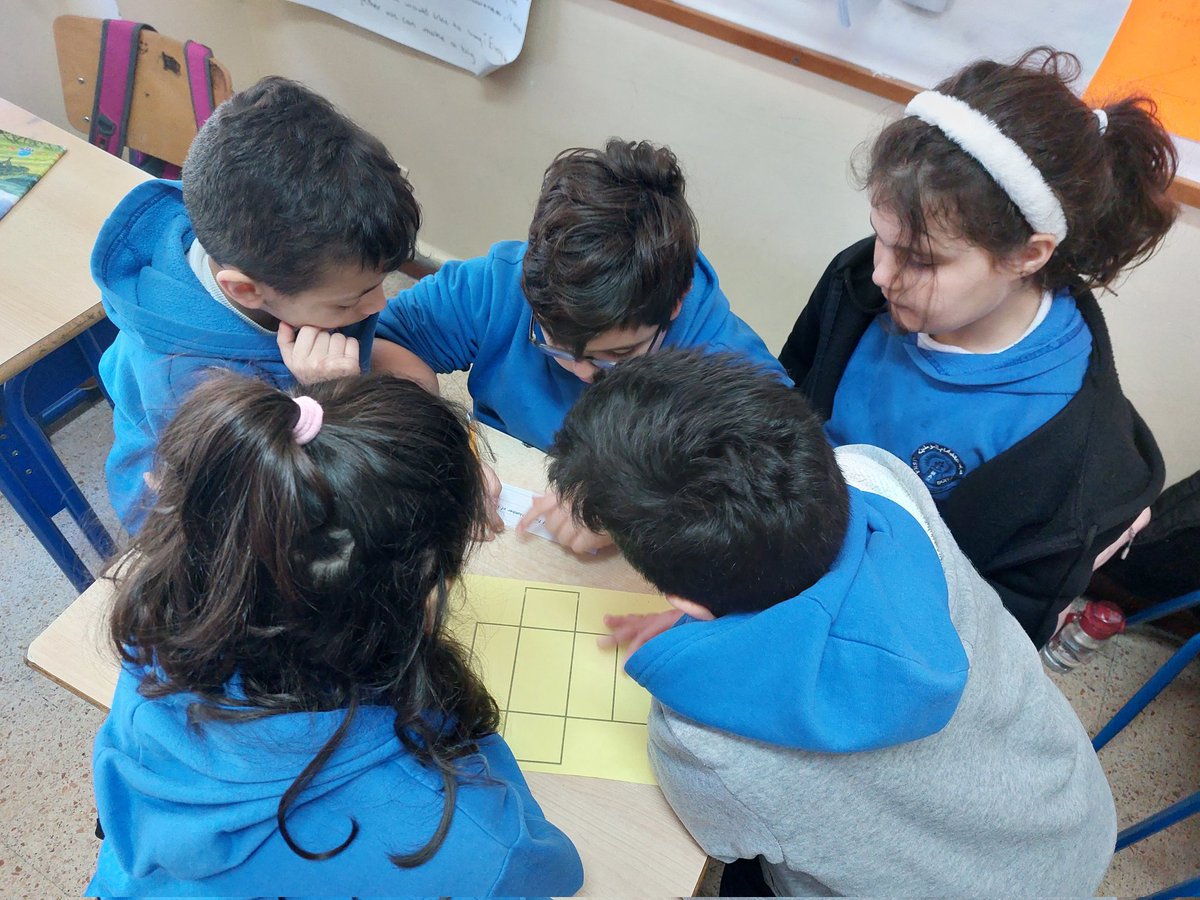 Gr3 learners identify the features of 3D shapes <a href="/FawziehHn/">fawziehhnaini</a> <a href="/MakAishaSchool/">MakAishaSchool</a>