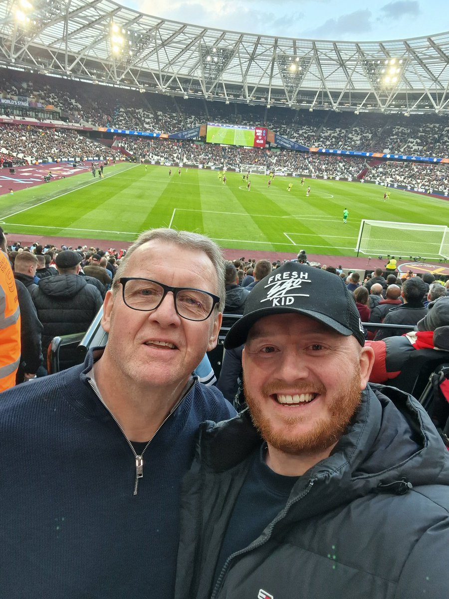 Took the old man to his first away in years, it may be his last, but what a game for it. #WHUARS #Arsenal #6-0