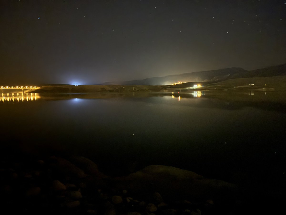 Biz verilen sadece baraj suyunun karanlığı
Saat 16.30’da kardeşimin kıyafetlerini,eşyalarını bulup kendilerine iletmemize rağmen şu ana kadardı hiçbir dalgıç gelmiş değil. Dalgıcın geleceği belirtilen Batman Merkez i, Hasankeyfe sadece 30 dkika mesafede ama 3’30 saattir ne