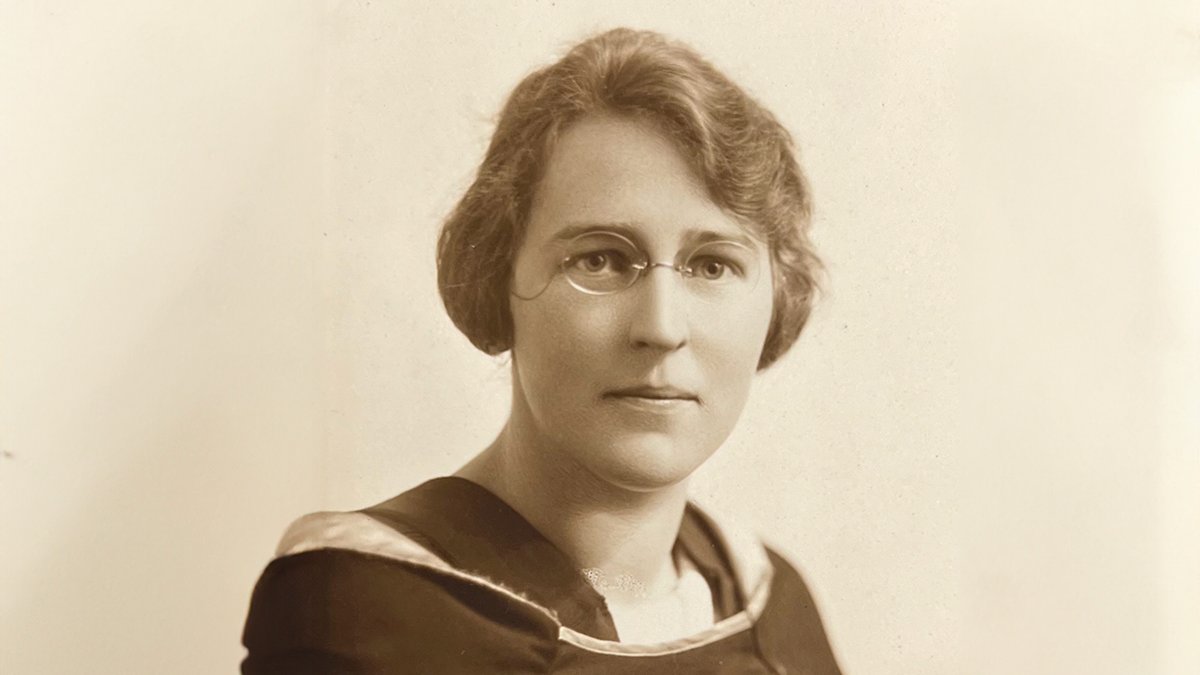 On this International Day of Women & Girls in Science we're celebrating the first female prof of @ubcscience, trailblazer Dr. Gertrude M Smith who was associated with #UBC for over two decades: bit.ly/gertrude-smith @beatymuseum @ZoologyUBC