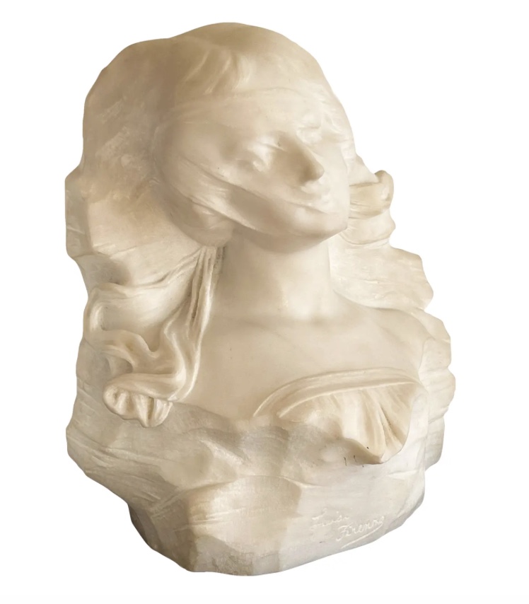 19th Century Italian Marble Bust of a Lady With a Veil

l8r.it/VZEE

#dallasvintagemarket #italiansculpture #marblebust #marblesculpture #veiledsculpture #italianart #italianartist #antiquebust #antiqueart #instaart #interiordesign #chairish #foundandchairished