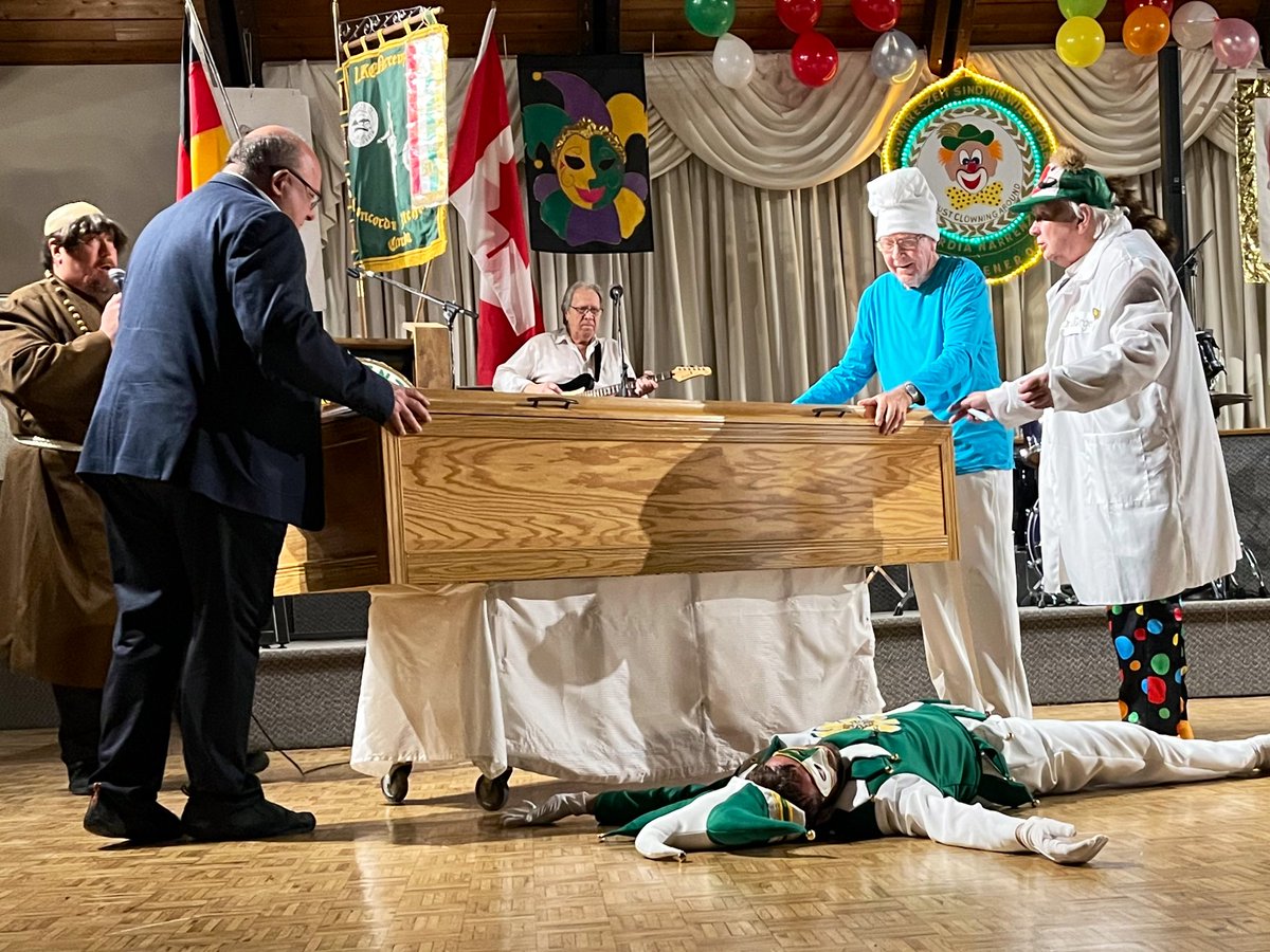 berryonline's tweet photo. Last night was a night of fun at the @concordiac #Narrenzunft as @BardishKW & I joined our local German community & guests to mark the end of #Karneval🥳. We were also saddened😢 as we said goodbye to our #hoppeditz for another year & I assisted in his final farewell! https://t.co/IFzvgwHxVl