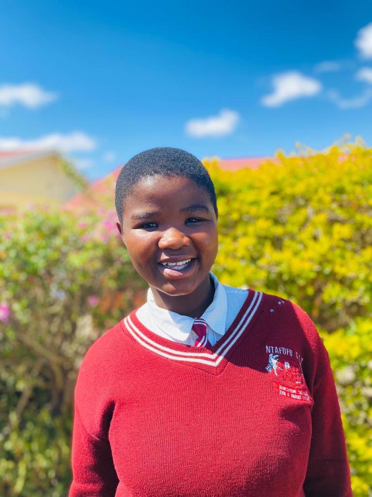 sharedifference's tweet image. TWO SLEEPS TO GO! Tuesday is rolling around quickly. Here are the final pics of our group of students who are getting ready to head to London. We can’t wait 🧡!