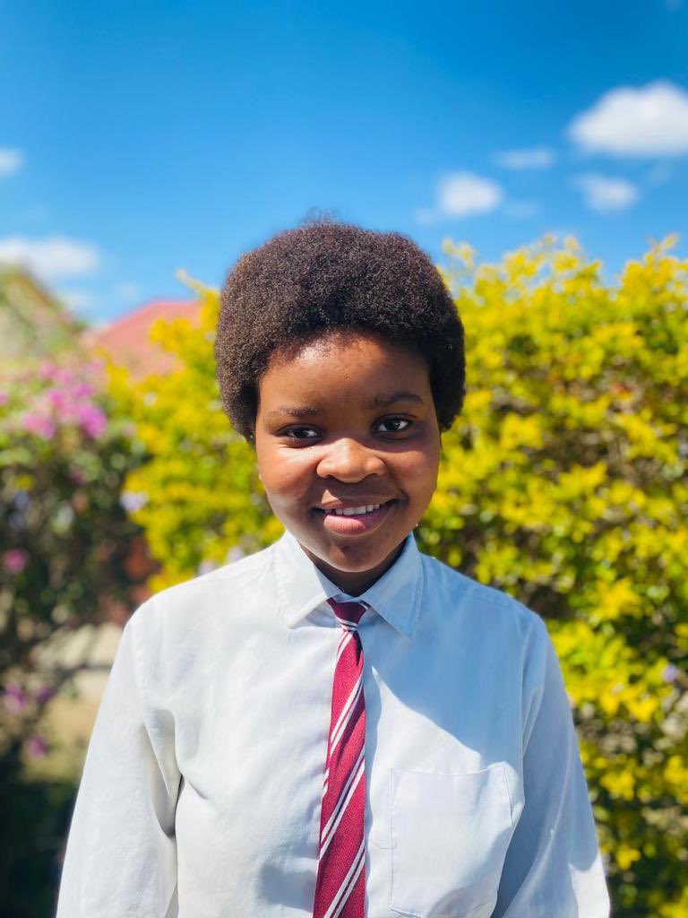 sharedifference's tweet image. TWO SLEEPS TO GO! Tuesday is rolling around quickly. Here are the final pics of our group of students who are getting ready to head to London. We can’t wait 🧡!