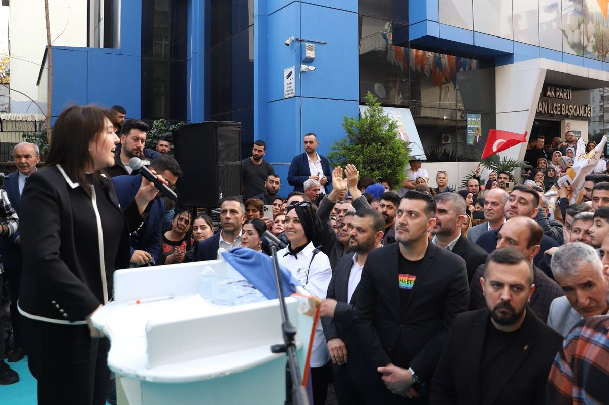 KaramikSunay's tweet photo. 📍Adanamızın Kalbi Seyhan 🧡

Seyhan İlçe Belediye Başkan Adayımız Erdal Hatipoğlu’nun Aday Tanıtım Toplantımızı büyük bir coşkuyla gerçekleştirdik. 

📢Hemşehrilerimizin coşkusu 31 Mart Zaferini Müjdeler Nitelikte

Cumhur İttifakı ruhuyla hazırız ve kararlıyız!

#AdanaKazanacak
#Cumhurİttifakı