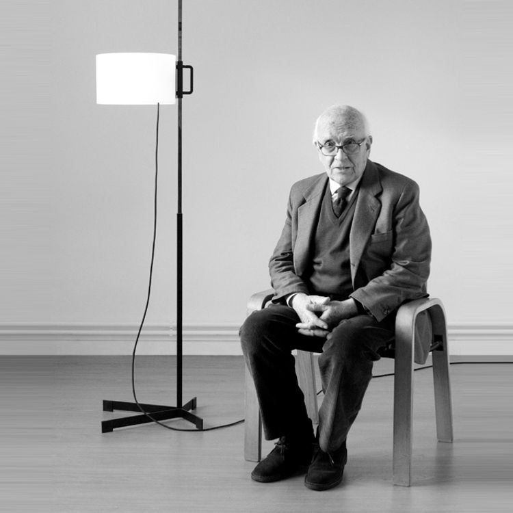 Hilo sobre Miguel Milá

Me inspiran las personas que son premiadas,

sin buscarlo
sin presentarse
sin querer agradar al jurado
sin usar influencias
sin pagar por ello