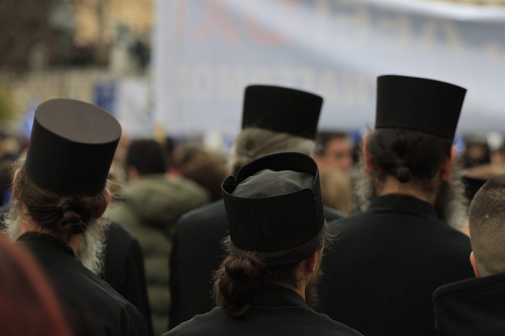 Ζω στη Χώρα, που άνθρωποι που έχουν απαρνηθεί την οικογένεια και τα παιδιά, συμμετέχουν σε συλλαλητήριο που αφορά σε οικογένεια και παιδιά. #Συνταγμα