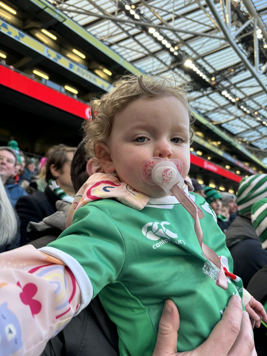v1kster's tweet photo. Wrecked from the excitement of her first rugby game.  What a result. #IrishRugby #shouldertoshoulder Thank you @Aldi_Ireland 🏉☘️🇮🇪🇮🇹 https://t.co/dUhCxAPFtZ