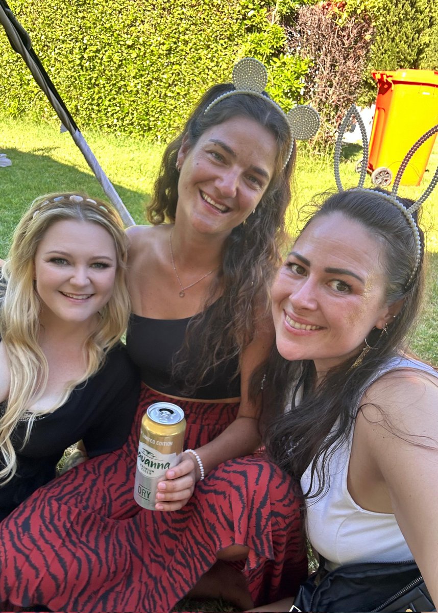 Zumi_Bug's tweet photo. Festival weekend 🥳 https://t.co/nCJduV8QgO