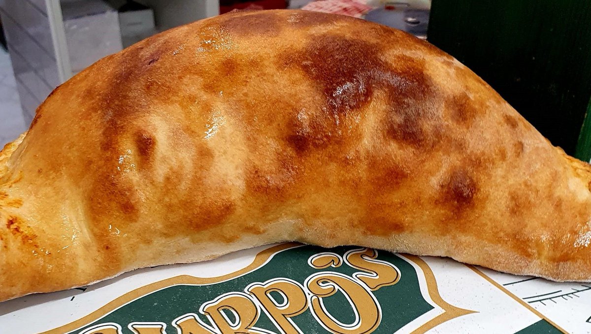 Calzone Sunday's at Harpo's Pizza... Its a knife &amp; fork job!!!

#sunday #harpospizza #calzone #takeaway #leeds #weekend #pizza