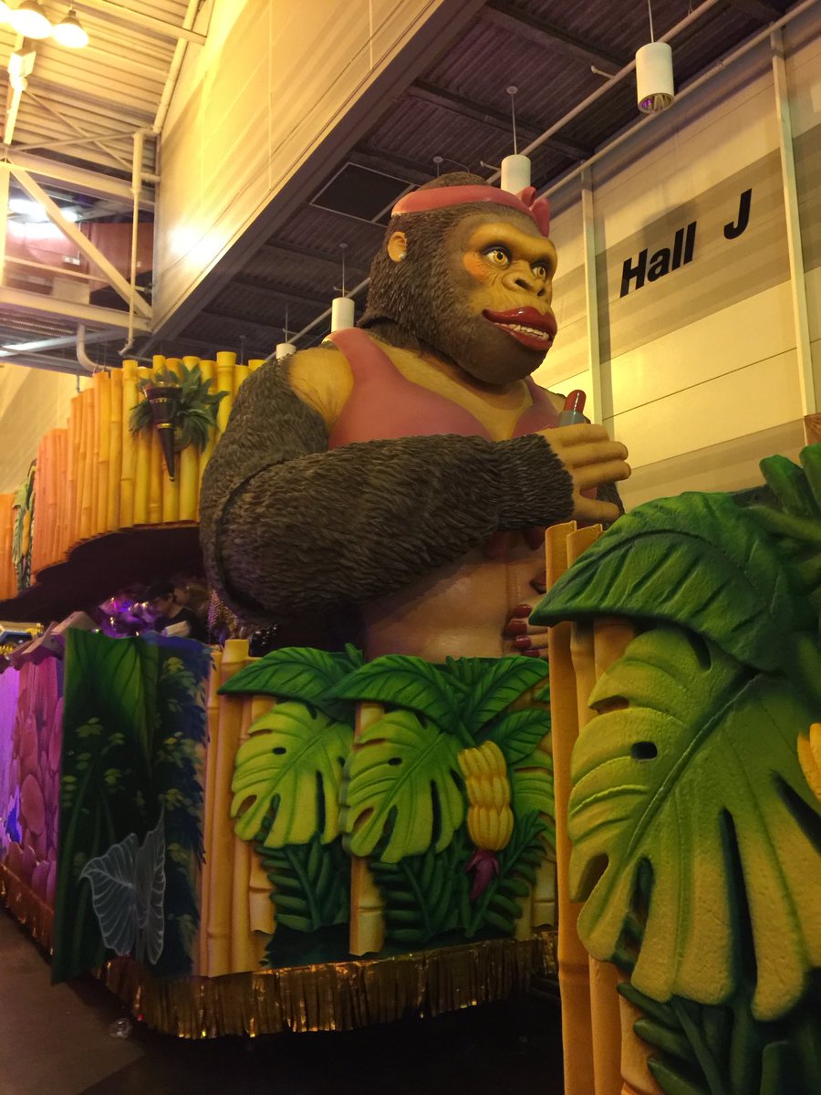 DrewMorock's tweet photo. Hail Bacchus!  Float 11, Section 3, Queen Kong, Second Man, Upper Deck, Sidewalk Side. https://t.co/FKid4wX38l