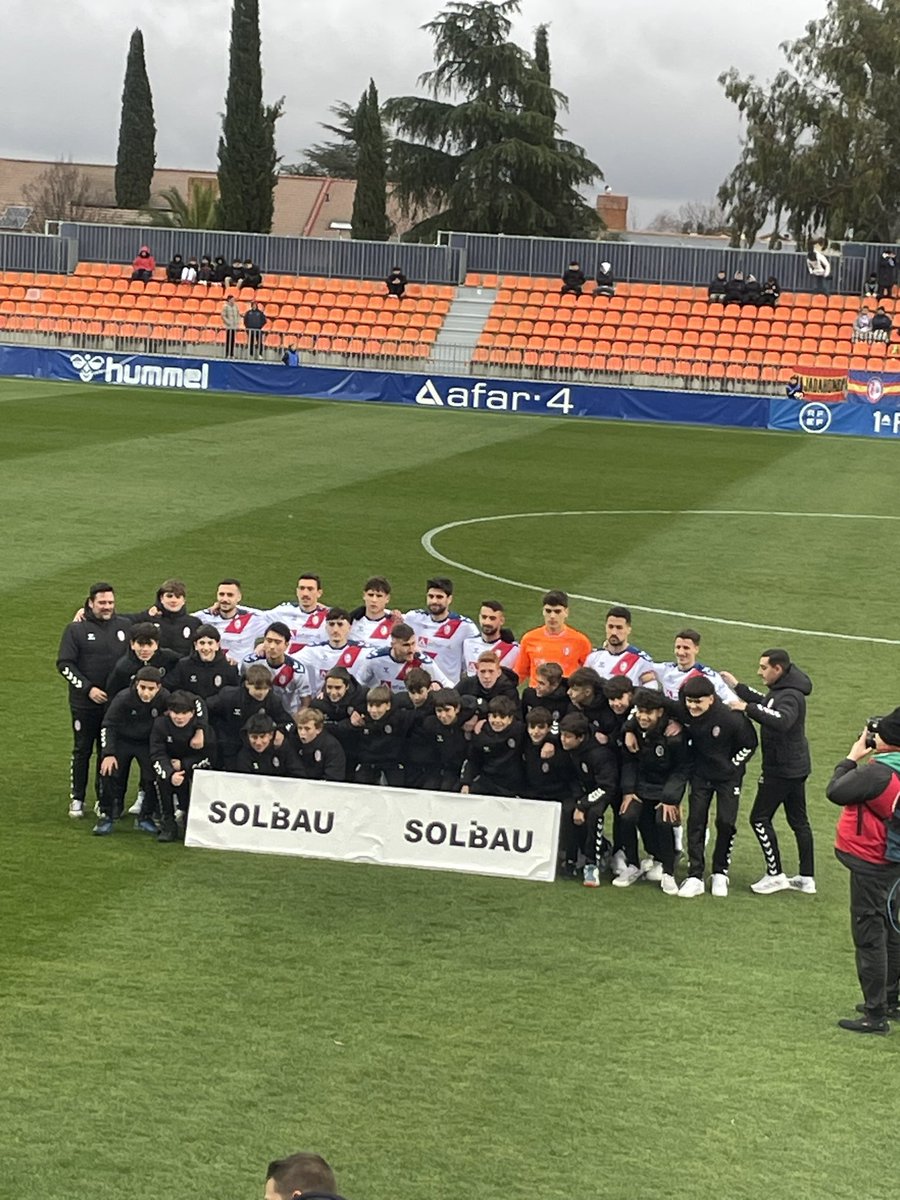 Una tarde fria pero vale la pena acompañar al <a href="/RMajadahonda/">CF Rayo Majadahonda 🤍⚡️💙</a> #VamosMiRayo