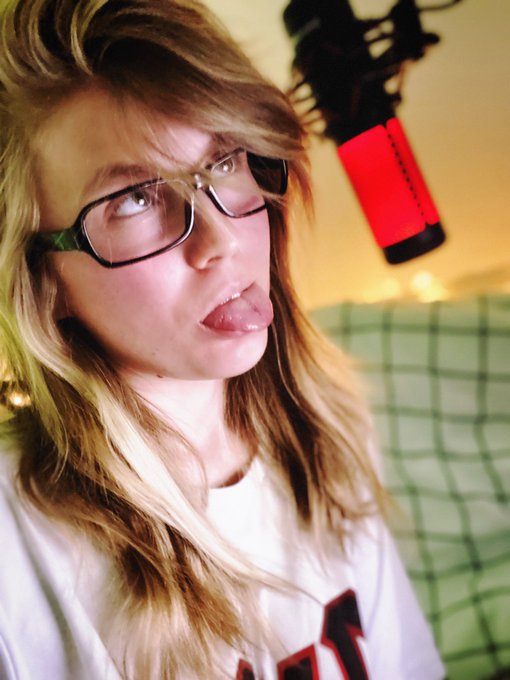 live on CB   link &mdash; https://t.co/eeEQOvRRTU https://t.co/MOECqvAoNy<a href="/tag/chaturbategirl"class="tags"><span>#chaturbategirl</span></a>