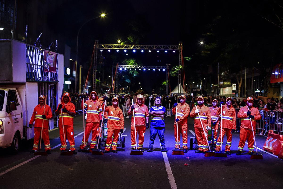 andrejacovicz's tweet photo. Garis, Carnaval de Curitiba, 2024. https://t.co/RmefuO1pDE