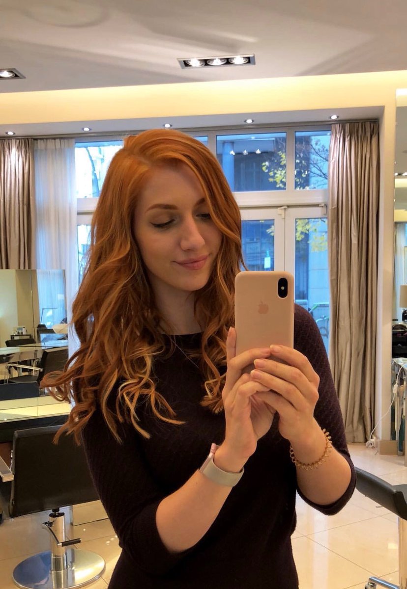 JessicaWbr19's tweet image. Beides steht dir sehr ob lang oder kurz!🥰👩🏻‍🦰🧡 
Aber du hattest doch mal hellere Strähnen das sah so schön aus das könntest du mal wieder machen!😍
#LaraLoft