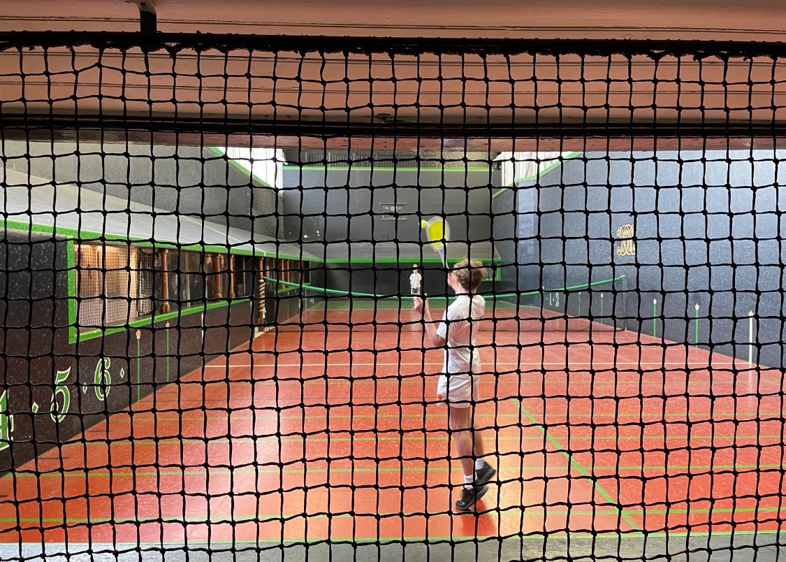 Half term success 📣 Well done to our 4th form #RealTennis competing away @RoyalTennisCt 
representing @oratoryschool PLH Junior Cup today. Some brilliant,close matches & nail biting 6-5 victories to win 5-1👏👏 Onto @cam_tennis @Cambridge_Uni in the next round! @OratorySport