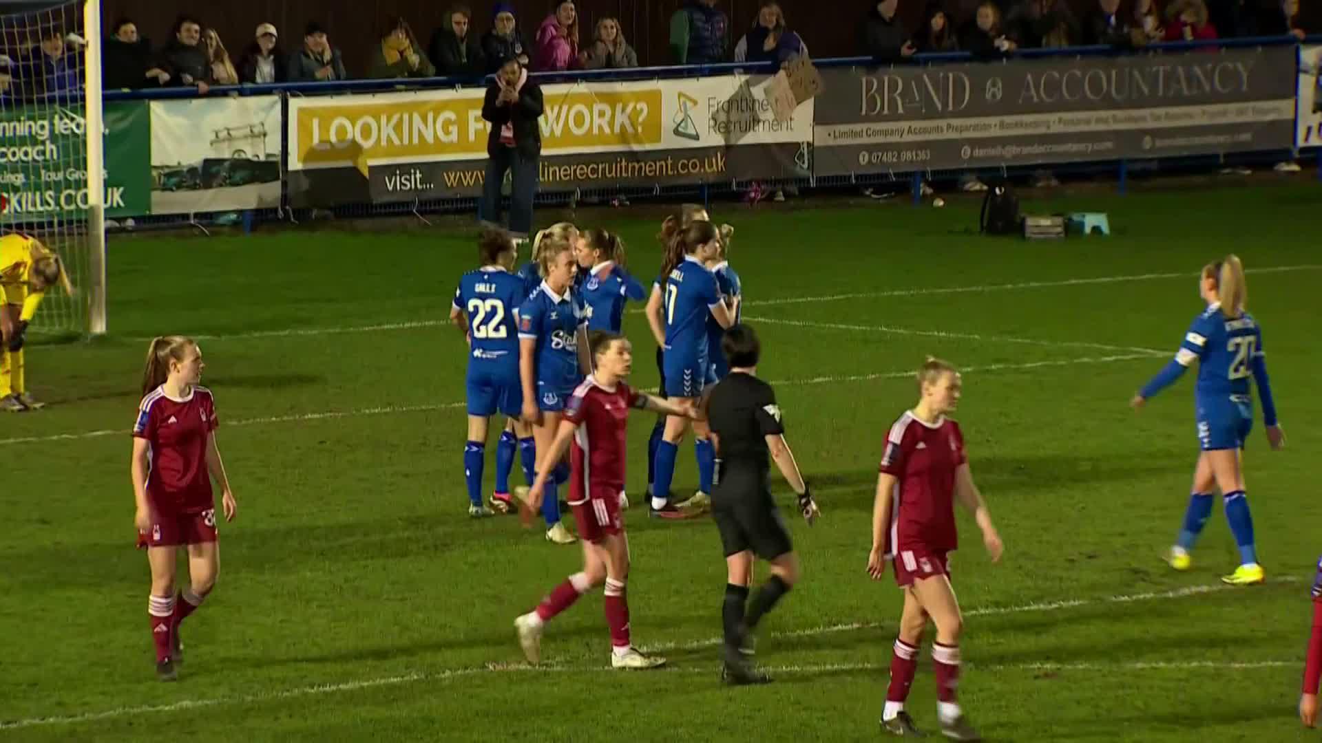 Experience from the spot 🫡@toniduggan gets in on the act for @EvertonWomen#AdobeWomensFACup