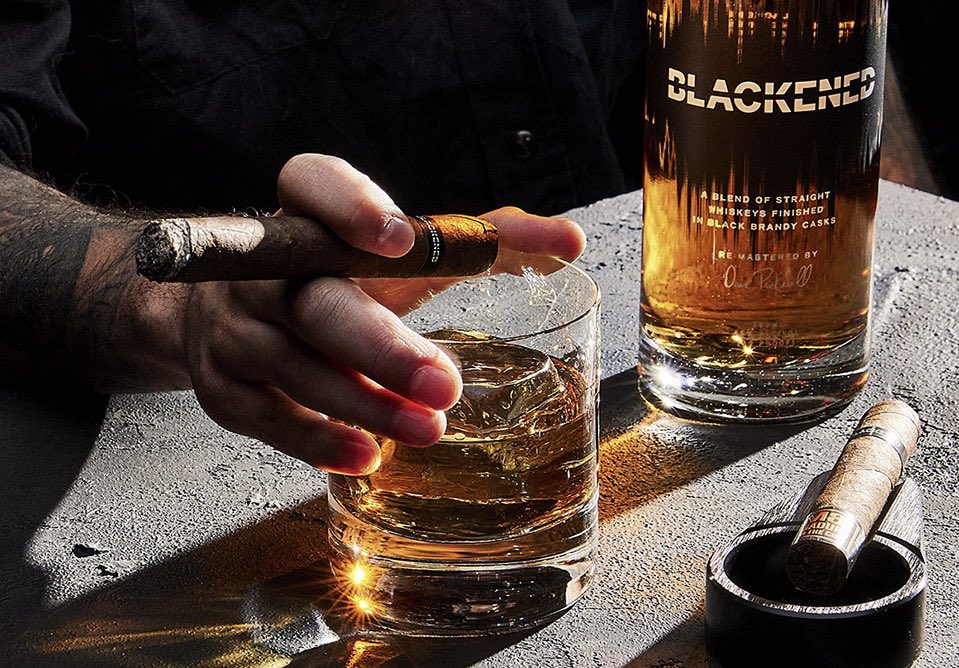 The perfect pairing 🔥

Find ideas for you next bottle of BLACKENED: bit.ly/blknd-whiskey-…