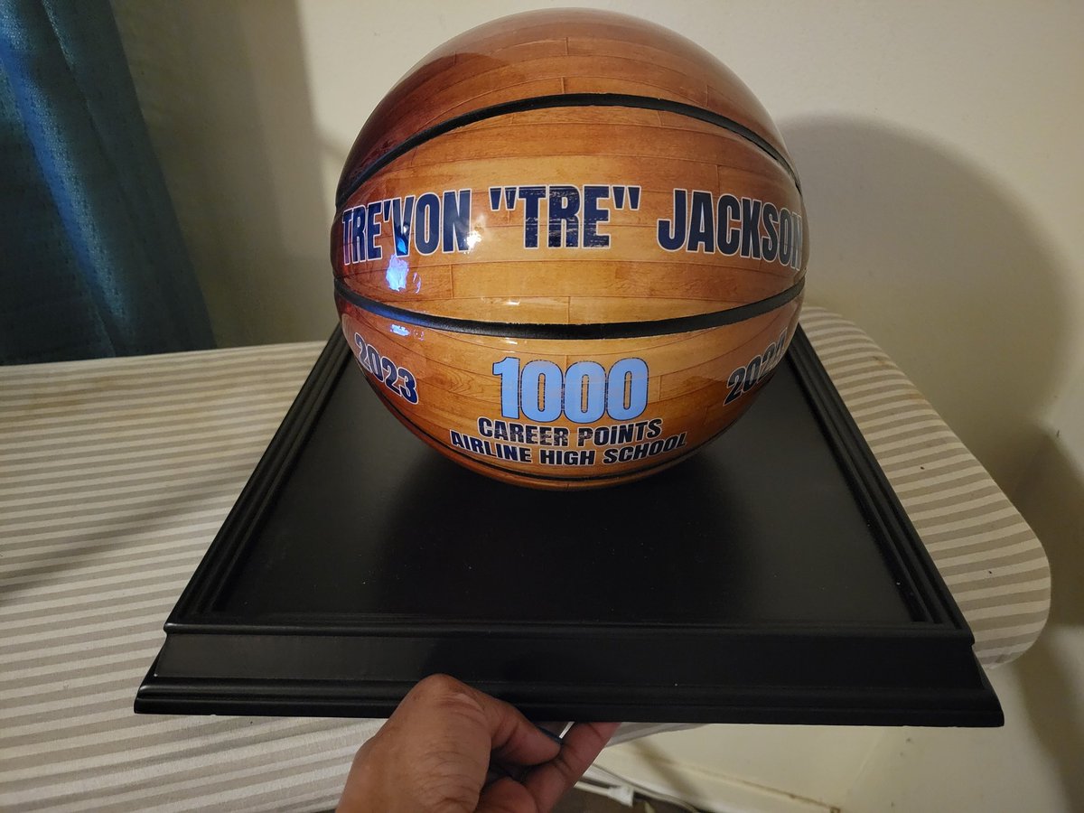 Joined the 1000 pt club now up for Athlete of the Week! Click on the link and vote as often as you can <a href="/washingtonwhph/">Cedric Washington</a> 

shreveporttimes.com/story/sports/h…