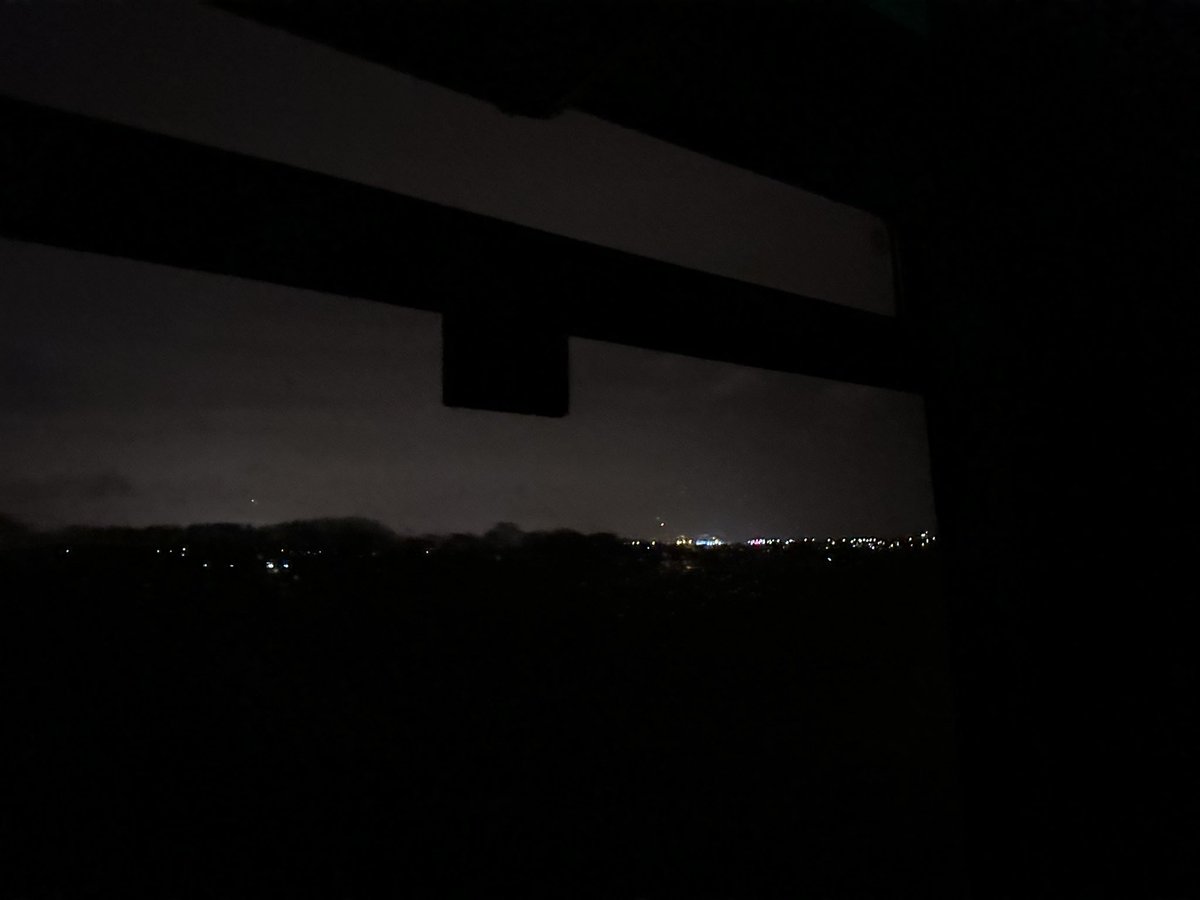 sibtrenck's tweet photo. 🇨🇭🚅🌜🛏️✨Endlich wieder unterwegs auf den Gleisen durch die Nacht im #CDNight Deluxe mit @ceskedrahy_ von #Praha nach #Zürich. Pünktlich, sauber, komfortabel, klimafreundlich und preislich tip & top! 🙂🙃🙂 #Nachtzug #NightTrain #LiegenStattFliegen #ZugStattFlug #EuropeTravel #EuropeByRail #ÖVlive