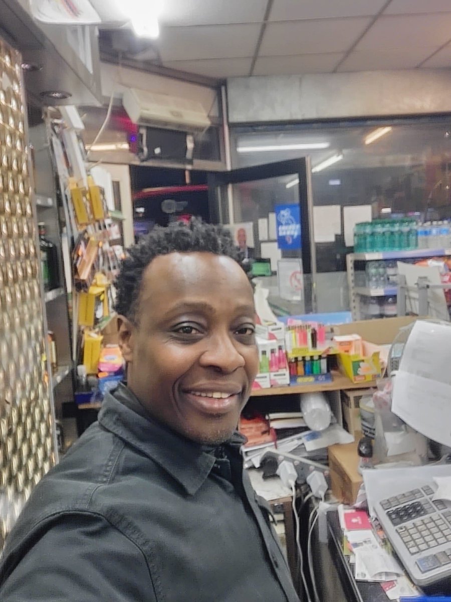 🚨 EVICTION UNDERWAY IN BRIXTON - LEGAL HELP NEEDED 🧵 Anyone who lives in Brixton knows Suleiman's Village News. Suleiman, who has been struggling with his health, has been trading in the shop since 2016. He woke up today to find his shop boarded up and surrounded by security.