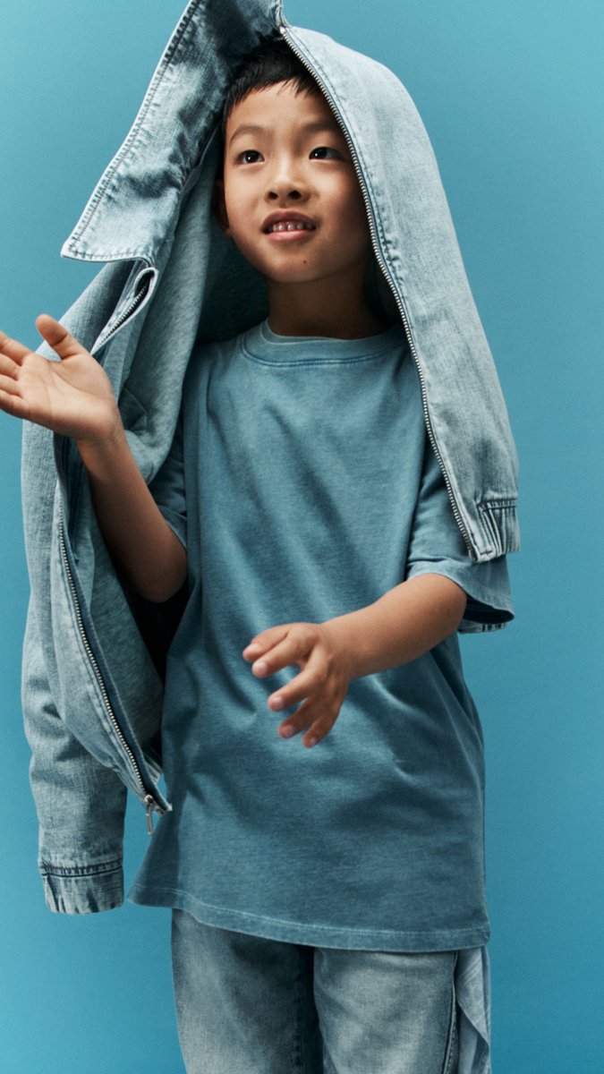 hmmexico's tweet photo. Esta temporada, todo gira alrededor de la mezclilla 💙 #HMKids 
https://t.co/nLk6JarGV4 https://t.co/zSQOzoZ0iu
