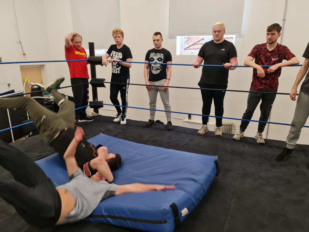 ShieldWrestling's tweet photo. We might say this every week BUT what an amazing session. 110% from everyone. Few new faces who jumped straight into it!
Sunday is the best day of the week. Bring on the next session! 💙
#ShieldStyle https://t.co/PpQTUDXvdT