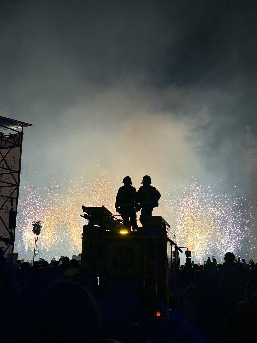 NinaCJM00's tweet photo. Barcelona Carnival Last night https://t.co/XgCA66TKG9