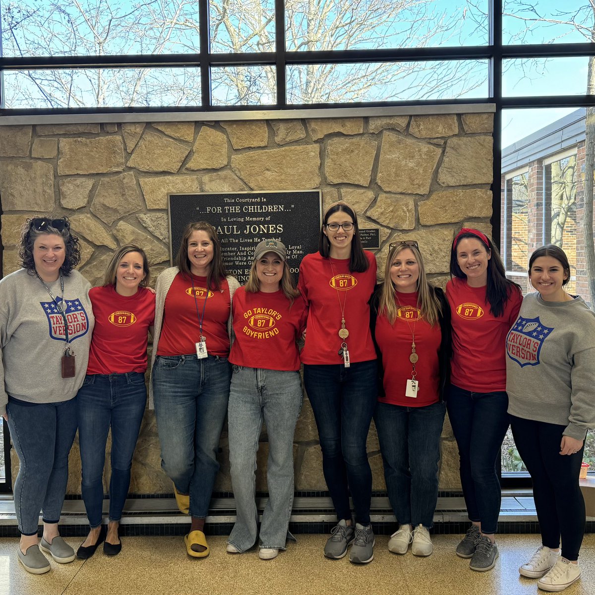 Beth Nisk tweet media