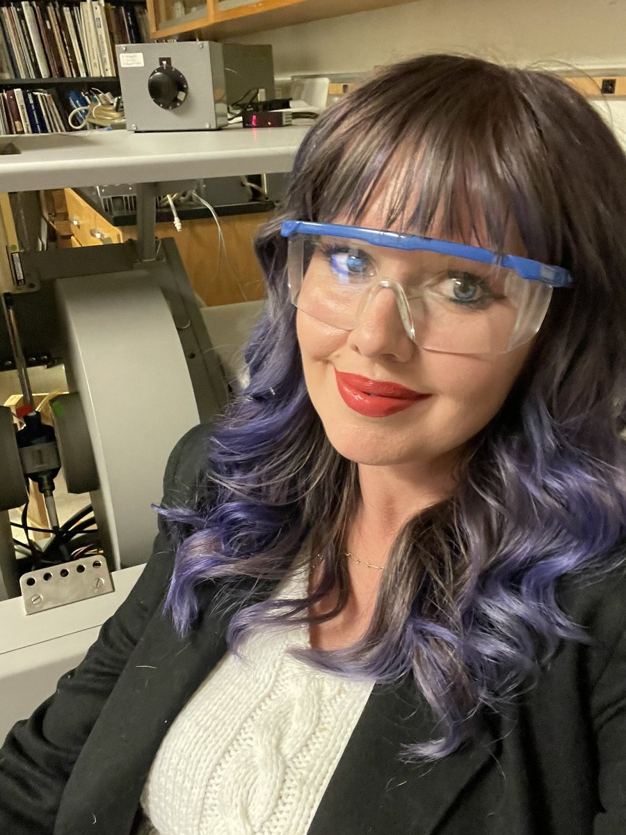 Happy #InternationalWomeninScienceDay !!  

I love basic research so much. The ability to discover the answers to questions on the molecular level is such a gift.