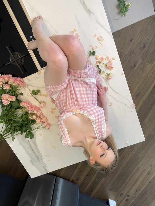 What are you planning to get me for Valentine&rsquo;s Day? https://t.co/22RyzXycIR