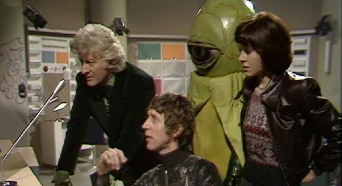 This week on <a href="/TheRestHistory/">The Rest Is History</a>, a 4 part series on Britain in 1974: a year that saw a miner's strike, 2 elections, a 3-day week, much talk of coups &amp; too many bombings to count.

Today: A STATE OF EMERGENCY, as the wheels come off Edward Heath's government.
linktr.ee/restishistory