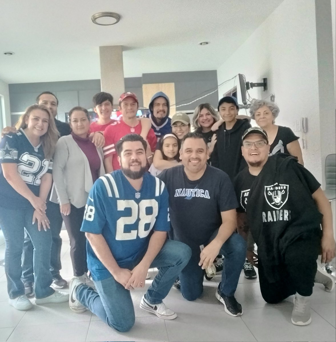 sauc2's tweet photo. #SBEnTelevisa @FaseSaucedo #SuperBowlLVIII https://t.co/0mcvpHg1P5